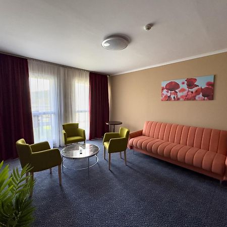 Hotel Aurora Miskolc Buitenkant foto