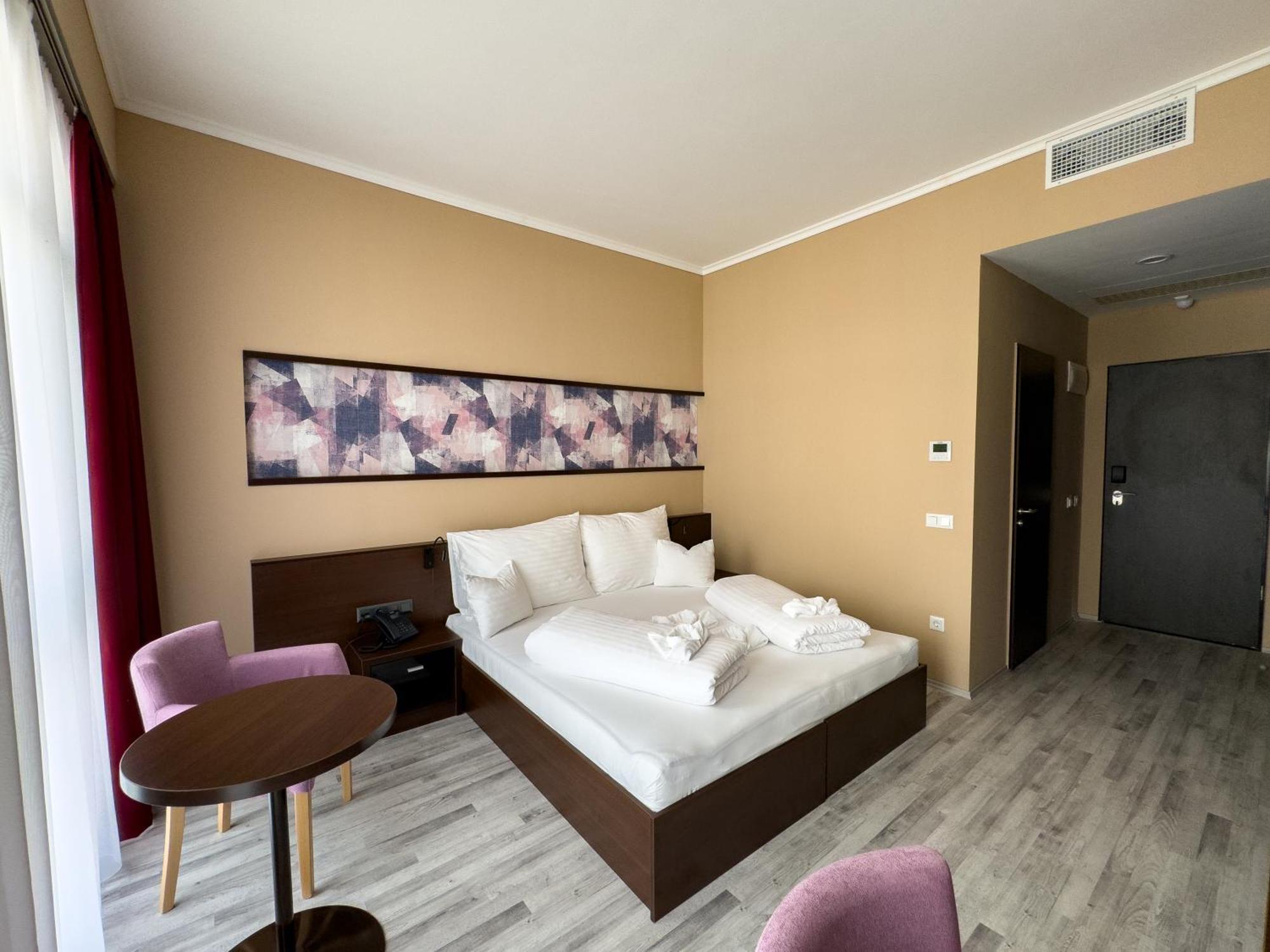 Hotel Aurora Miskolc Buitenkant foto