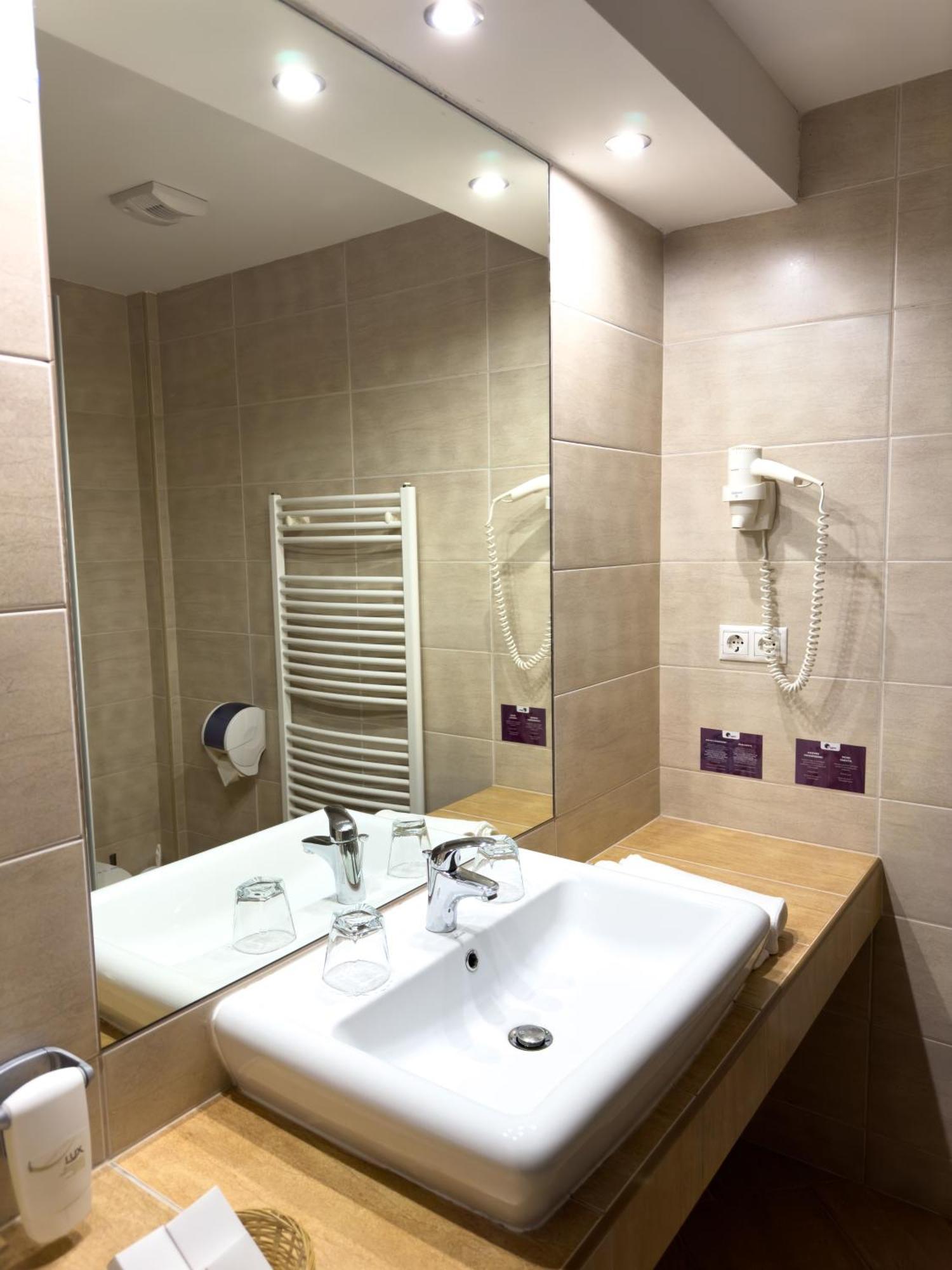 Hotel Aurora Miskolc Buitenkant foto