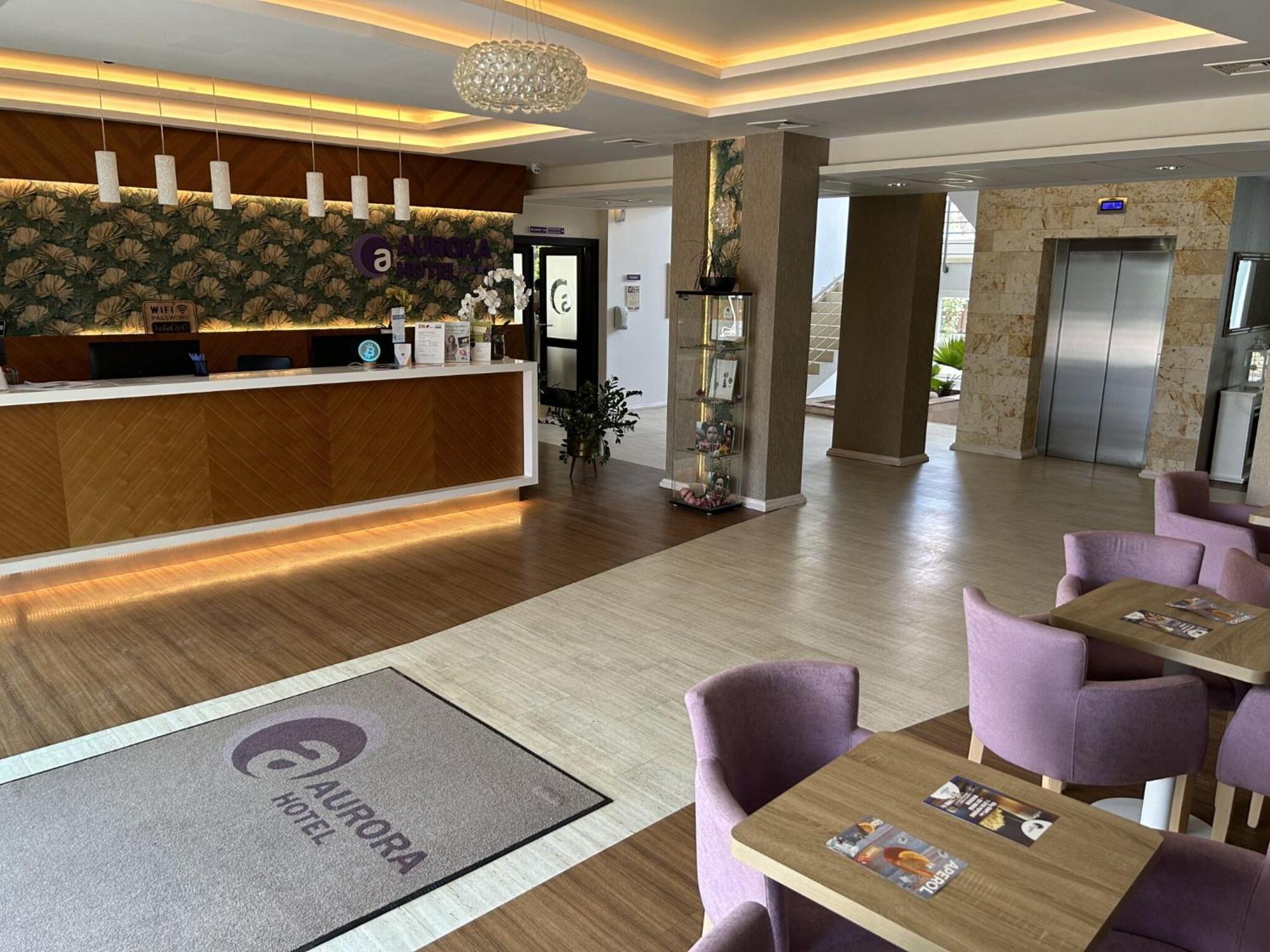 Hotel Aurora Miskolc Buitenkant foto