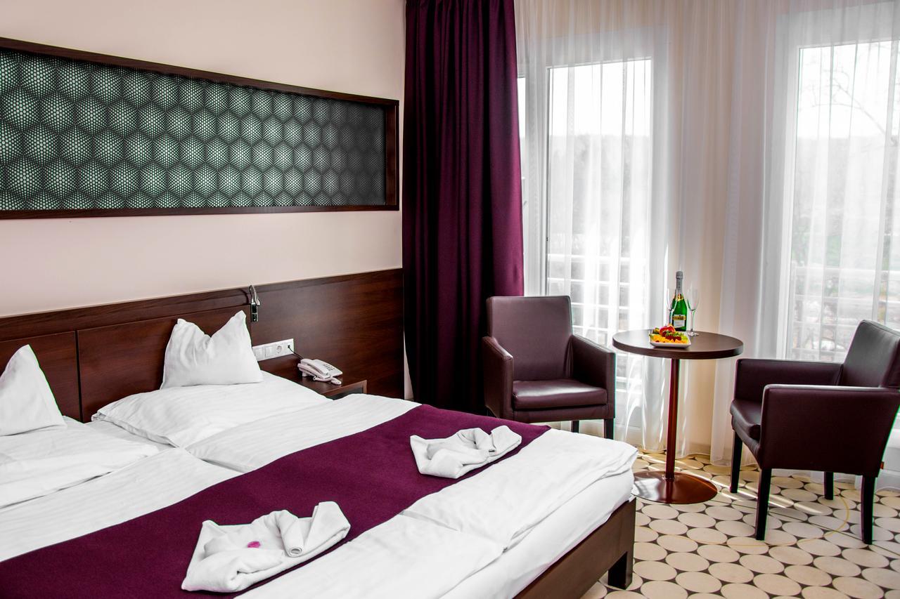 Hotel Aurora Miskolc Buitenkant foto