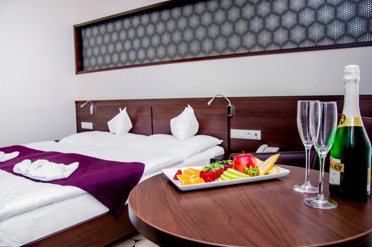Hotel Aurora Miskolc Buitenkant foto